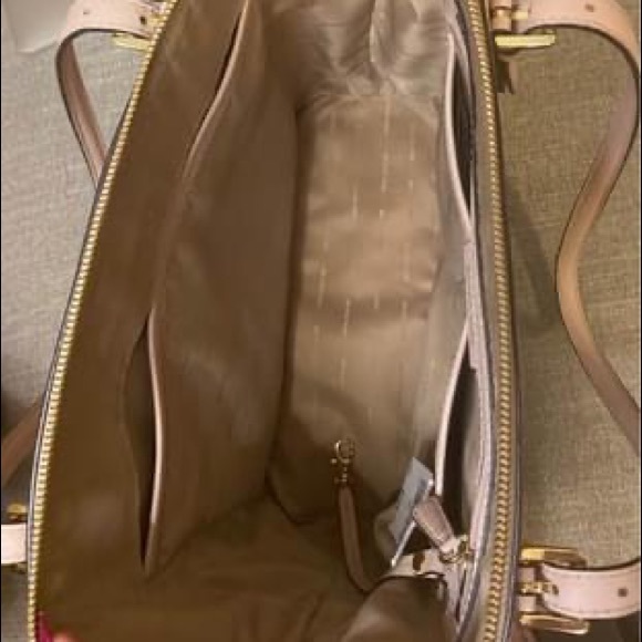 MICHAEL KORS LEATHER TOTE: LIKE NEW - Picture 3 of 4